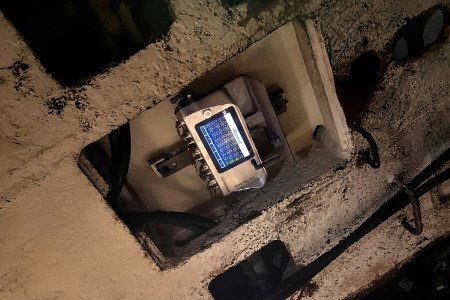 Telemetric load monitoring in underground conveyor chains